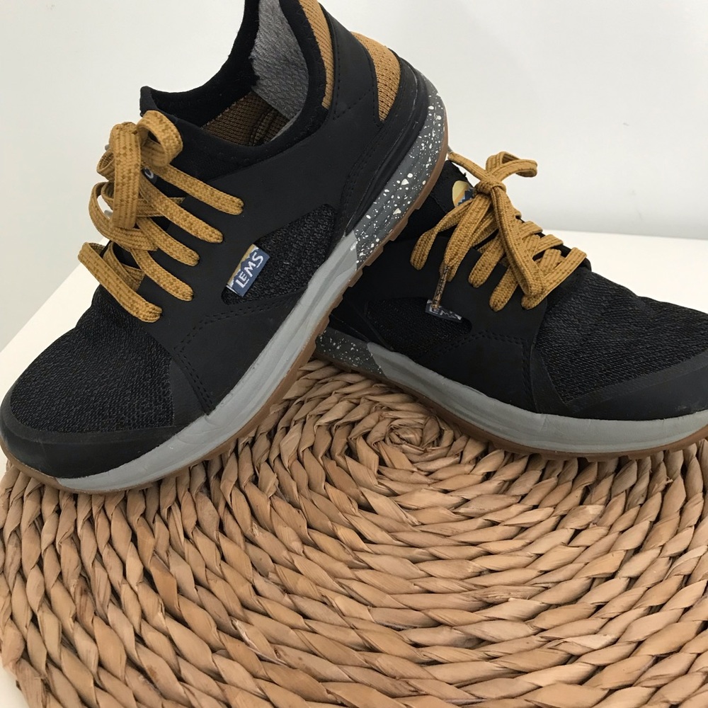 Lems women Mesa shoe sz 7 hiking outdoor trails